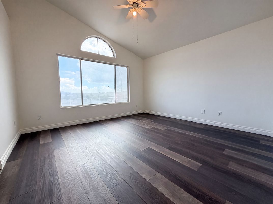 Photo 4 of 22 of 7504 Holloran Ct, Las Vegas, NV