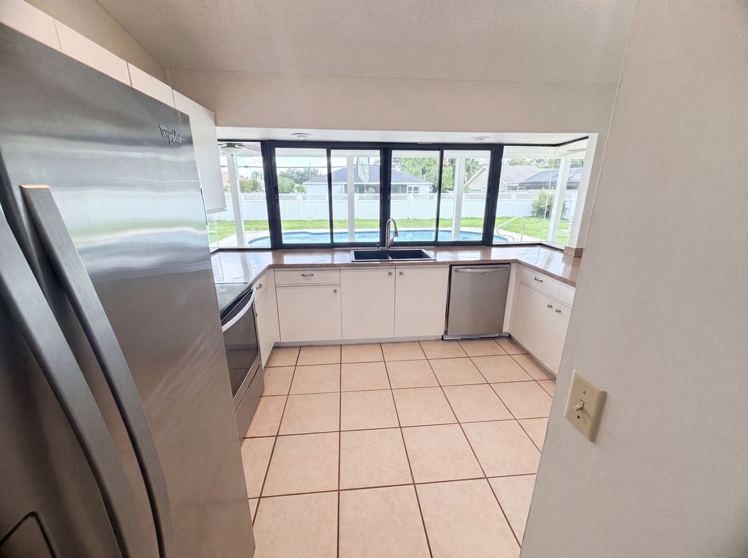Photo 24 of 38 of 2305 SW Fern Cir, Port Saint Lucie, FL