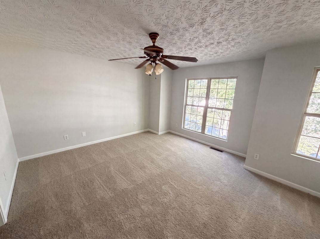 Photo 4 of 14 of 7202 Gotland St, Union City, GA