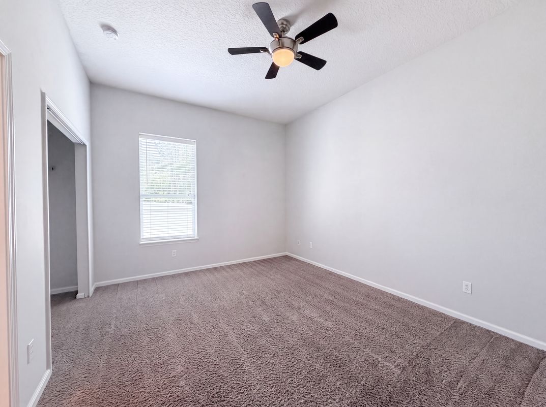 Photo 15 of 21 of 845 Songbird Dr, Orange Park, FL