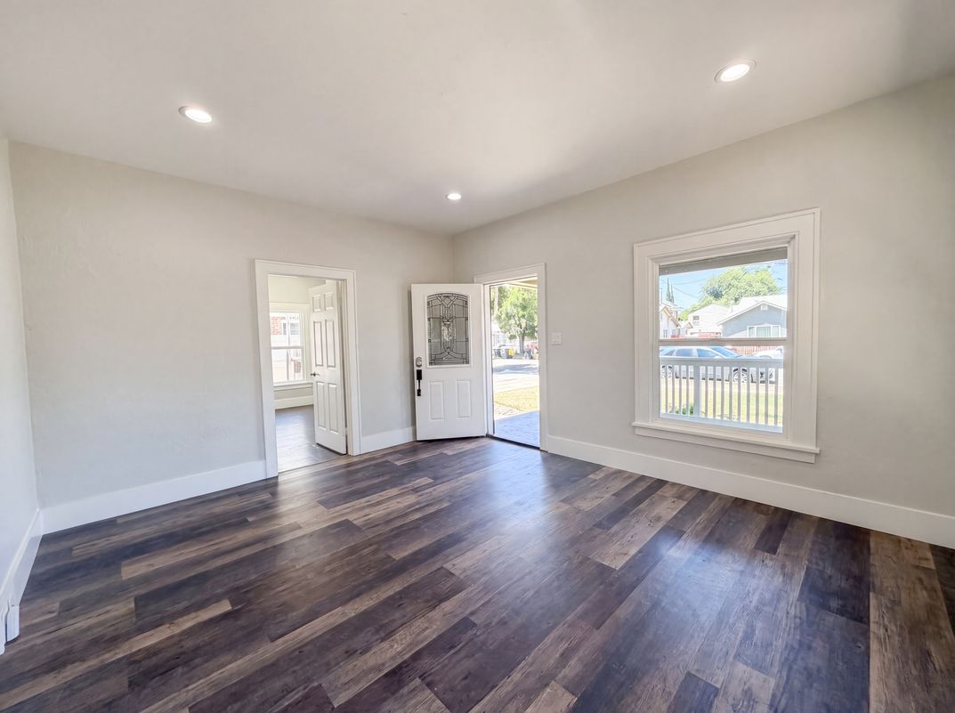 Photo 10 of 29 of 1860 W Willow St, Stockton, CA
