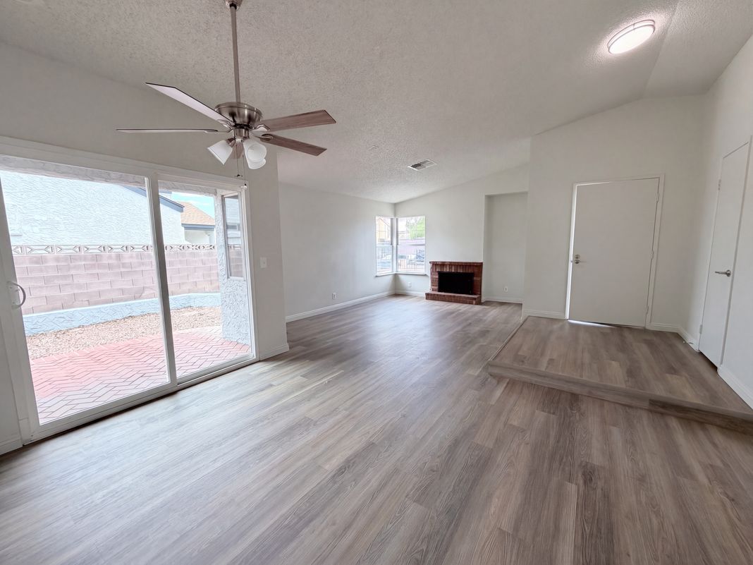 Photo 10 of 36 of 1909 Joella St, Las Vegas, NV