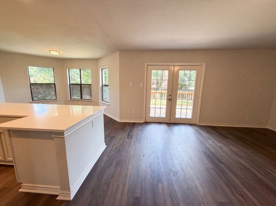 Photo 8 of 22 of 15426 Canteen Creek Dr, San Antonio, TX