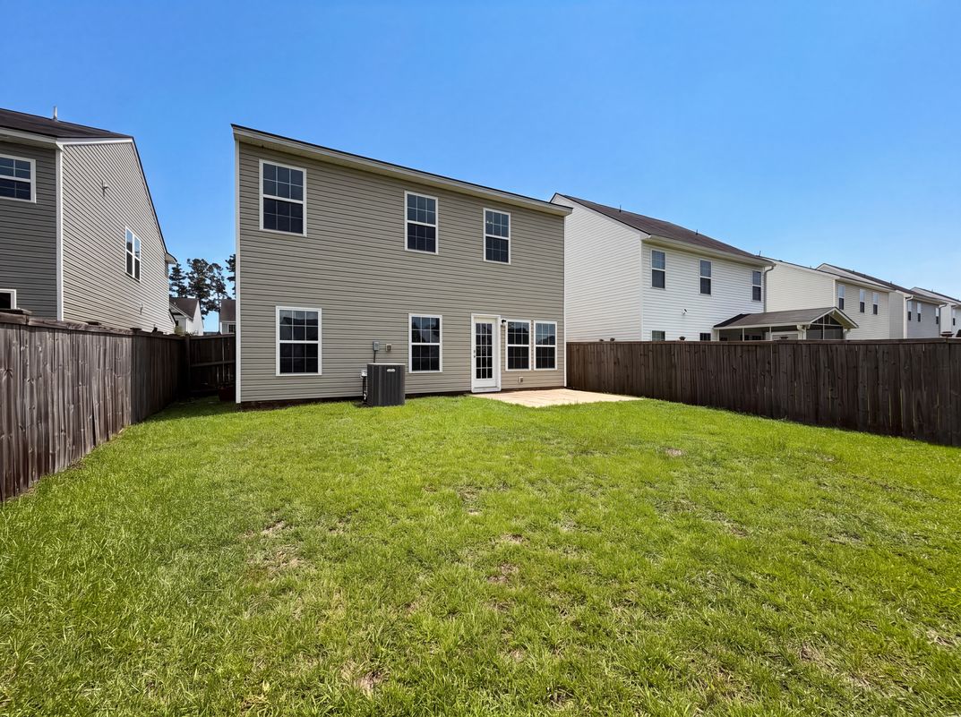 Photo 17 of 21 of 747 Redbud Ln, Summerville, SC