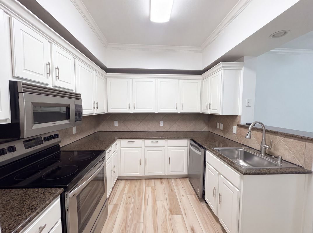 Photo 6 of 19 of 2601 Preston Rd, Plano, TX