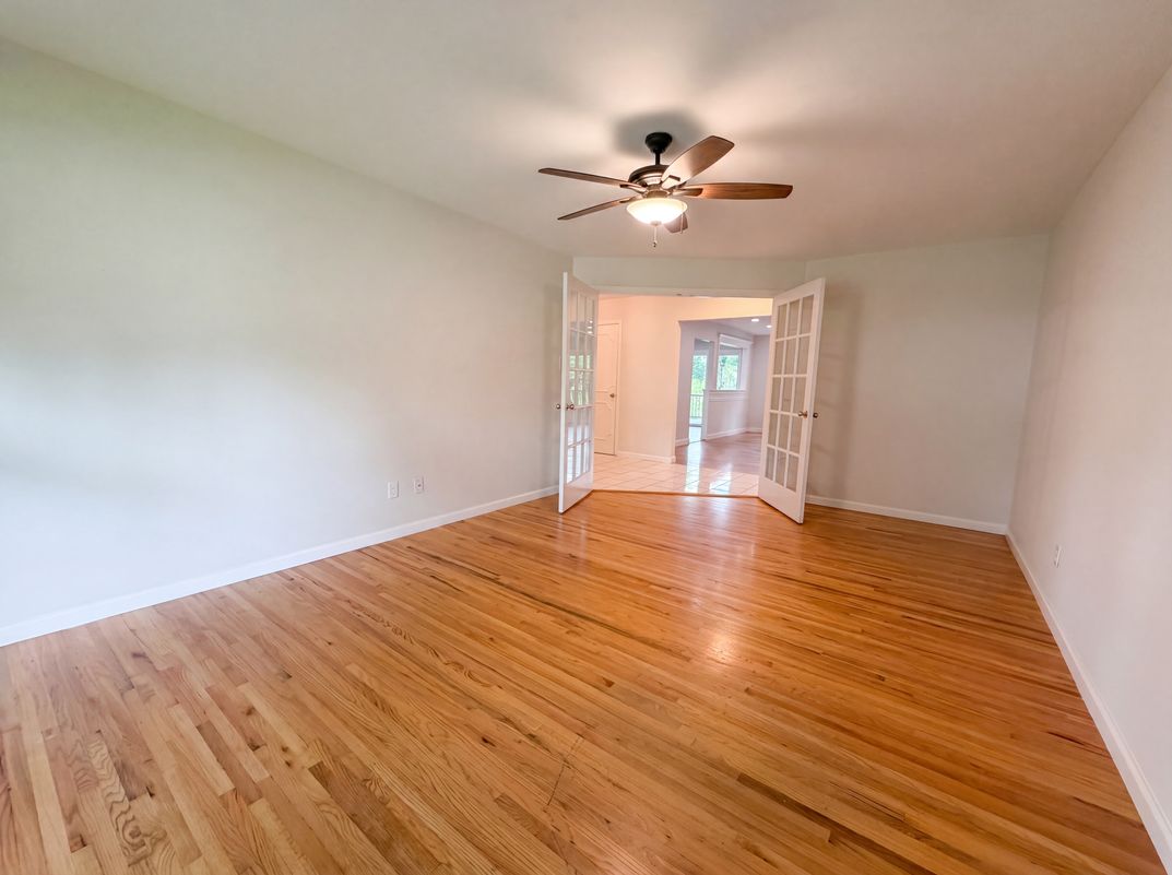 Photo 9 of 25 of 207 Renaldo Dr, Chesterfield, MO