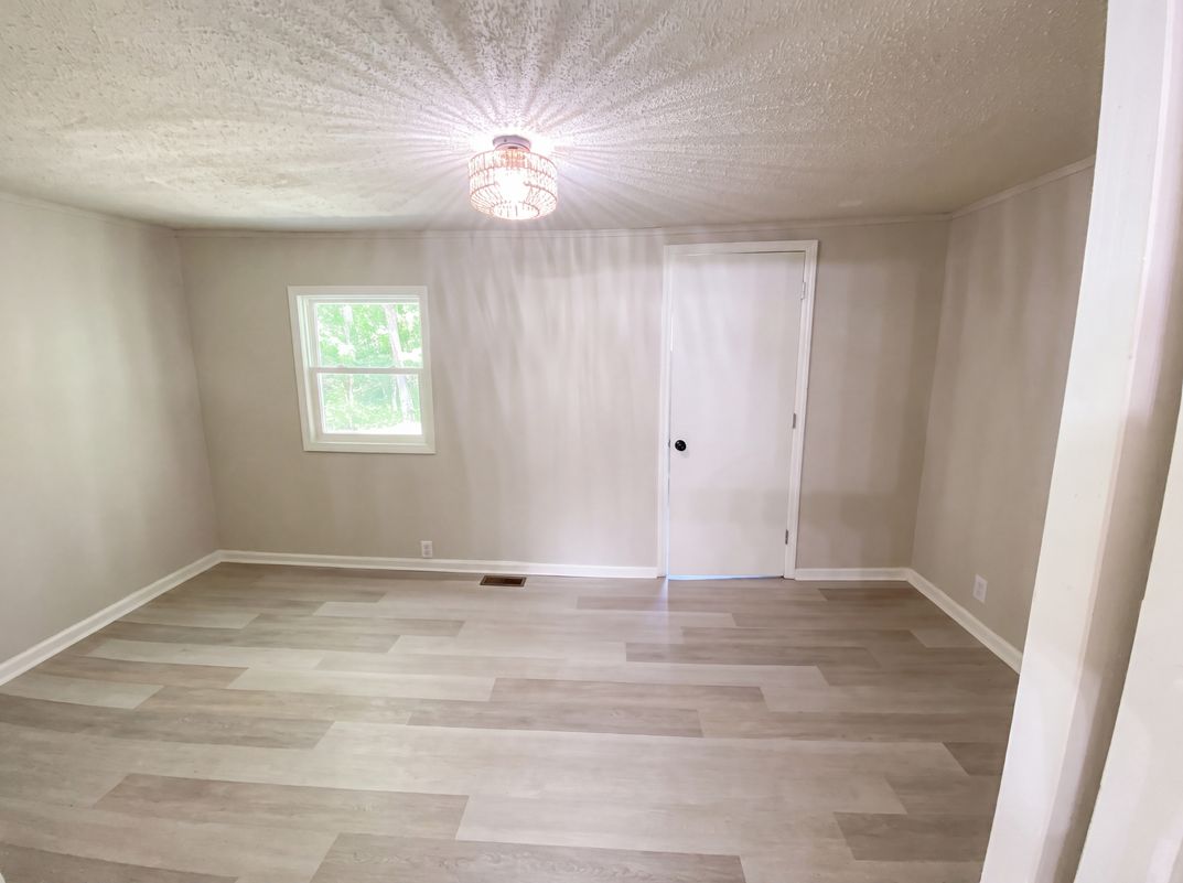 Photo 12 of 32 of 630 S Lee St, Batesburg, SC