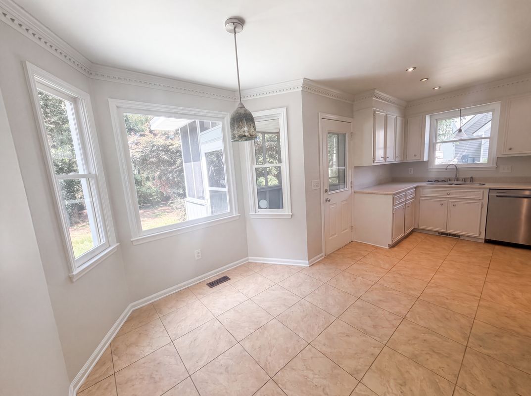 Photo 6 of 37 of 153 Courtney Oak Dr, West Columbia, SC