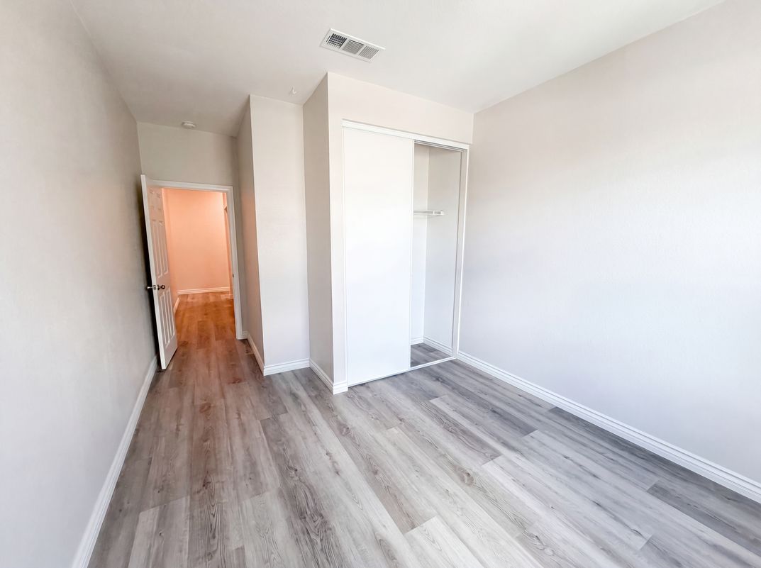 Photo 13 of 19 of 2460 Fernwood Ln, Perris, CA