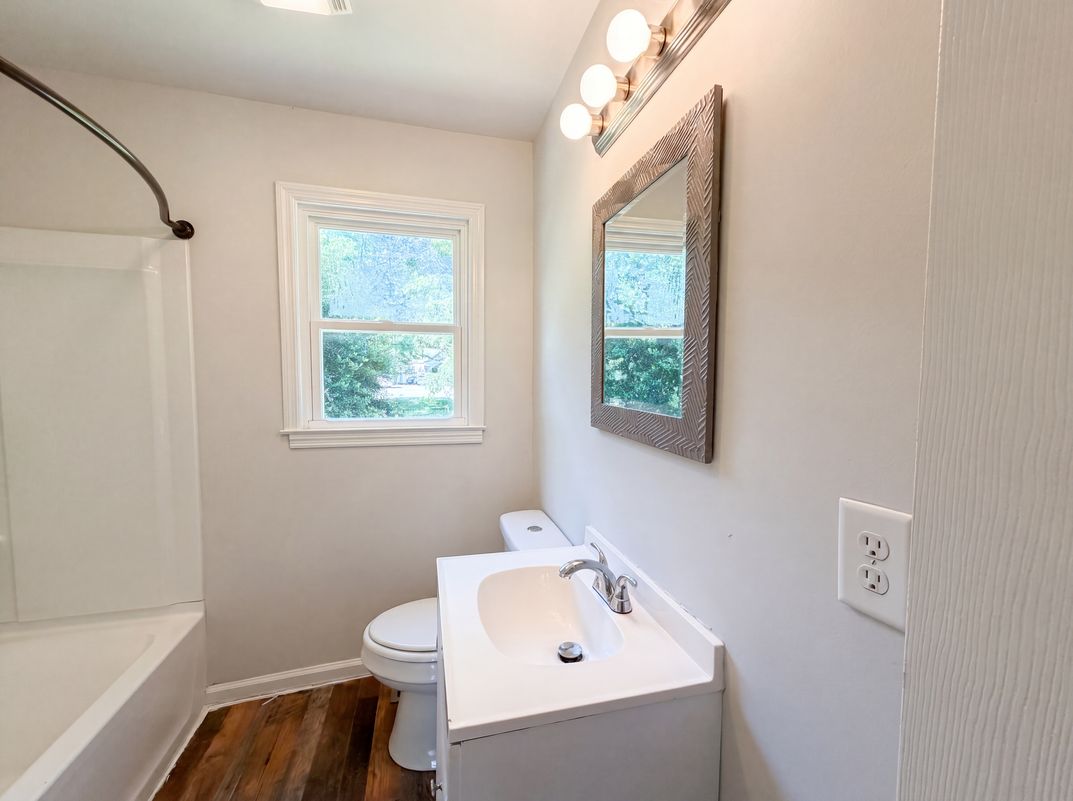 Photo 15 of 19 of 1036 E Commerce St, Lewisburg, TN