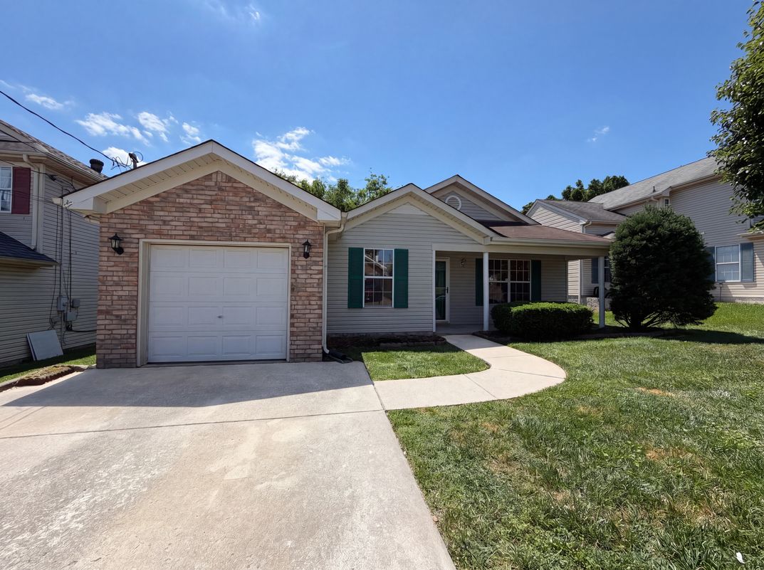 Photo 14 of 16 of 609 Sandy Spring Trl, Madison, TN