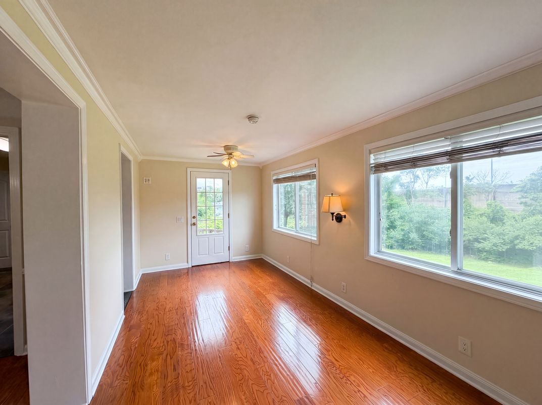 Photo 8 of 31 of 10489 Cinderella Dr, Montgomery, OH