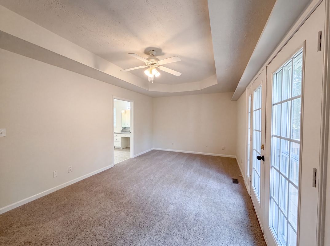 Photo 4 of 27 of 807 W Thompson Ln, Murfreesboro, TN