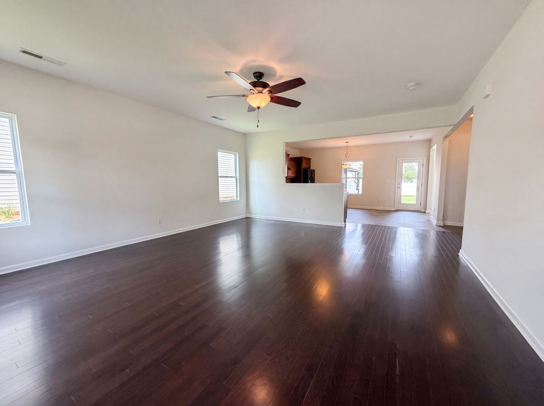 Property photo 3 of 1033 Newton Ave