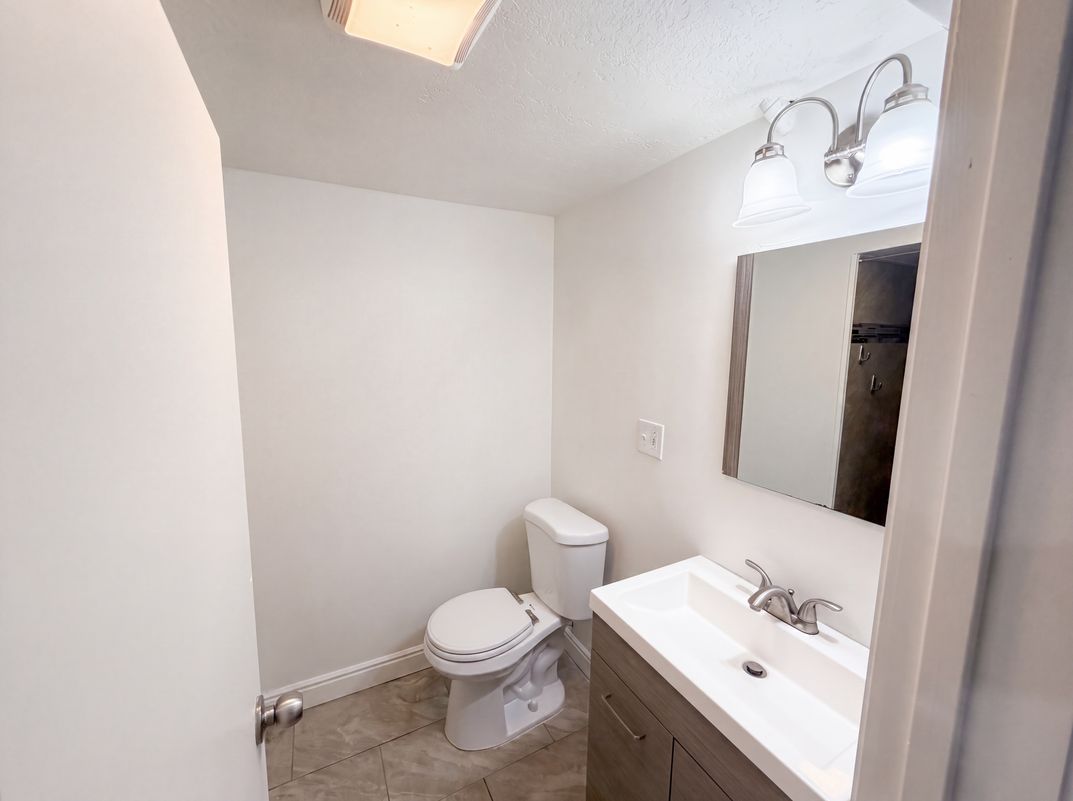 Photo 10 of 23 of 116 Ross Dr, Clearfield, UT
