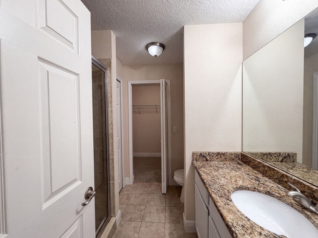 Photo 18 of 23 of 33137 Irongate Dr, Leesburg, FL