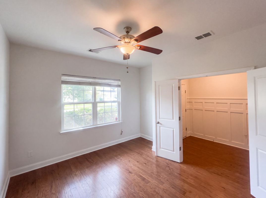 Photo 4 of 42 of 301 Decatur Dr, Summerville, SC