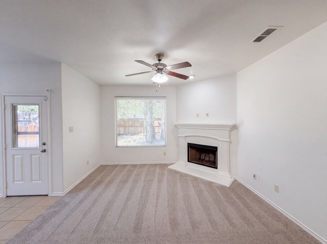 Property photo 3 of 1108 Edgewater Dr