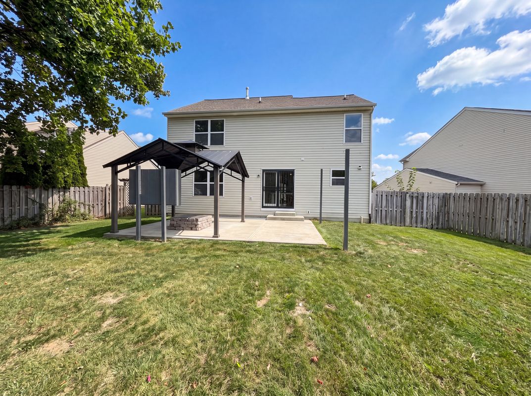 Photo 5 of 33 of 6680 Crestwell Ln, Indianapolis, IN