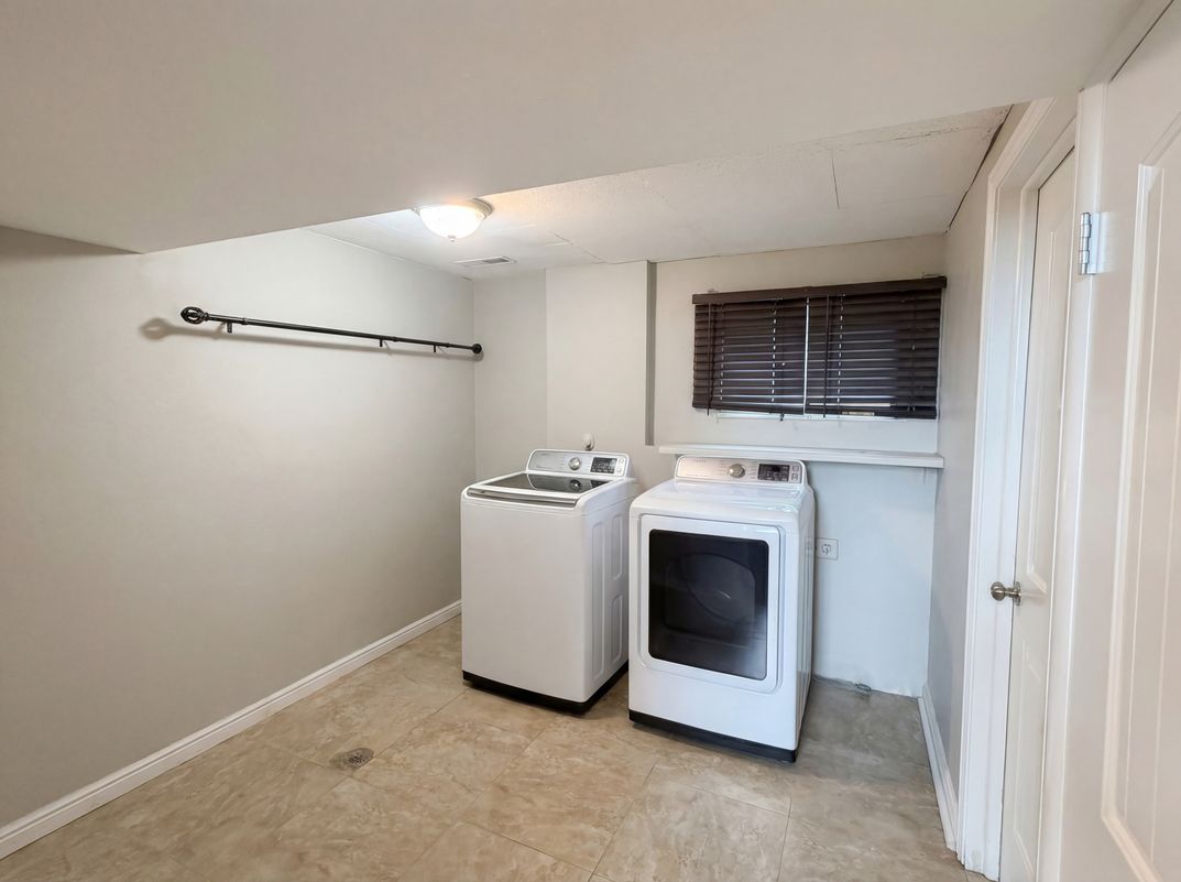 Photo 14 of 24 of 750 W Gentile St, Layton, UT