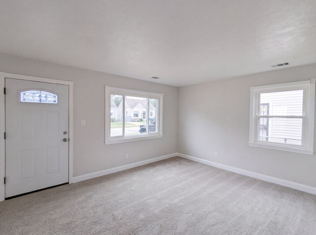 Photo 3 of 19 of 12722 Emery Ave, Cleveland, OH