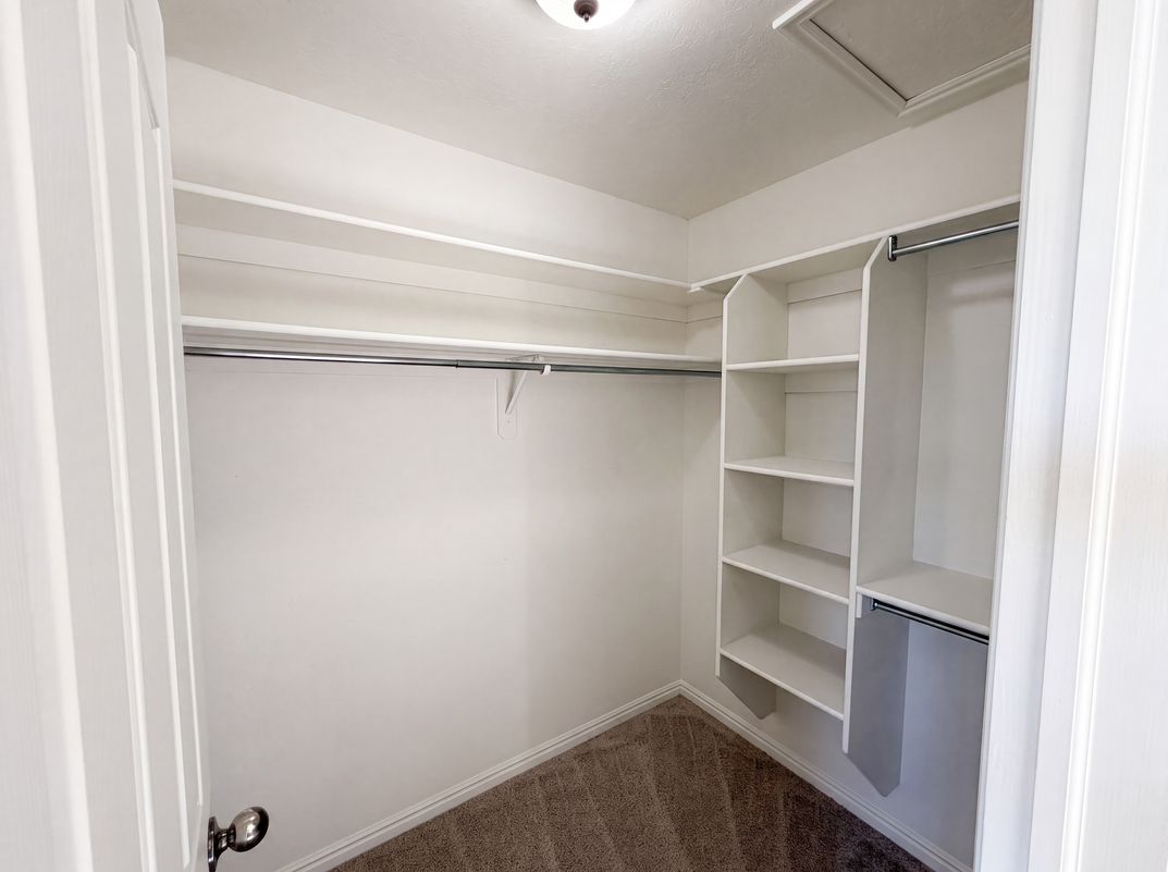 Photo 11 of 18 of 14273 S Heartstone Cir, Herriman, UT