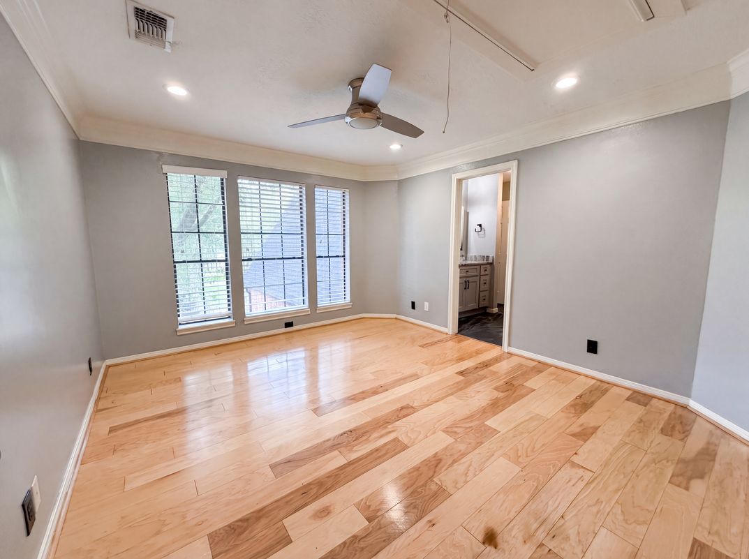 Photo 4 of 27 of 6127 Willowcrest Ct, Spring, TX