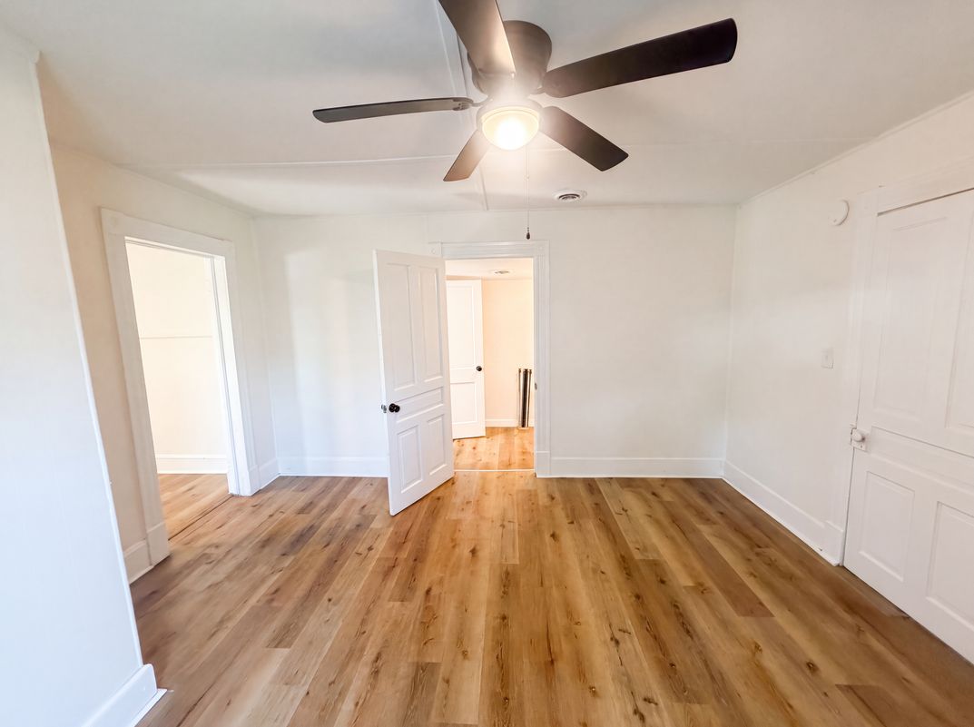 Photo 9 of 17 of 603 Cranbrook St, Greensboro, NC