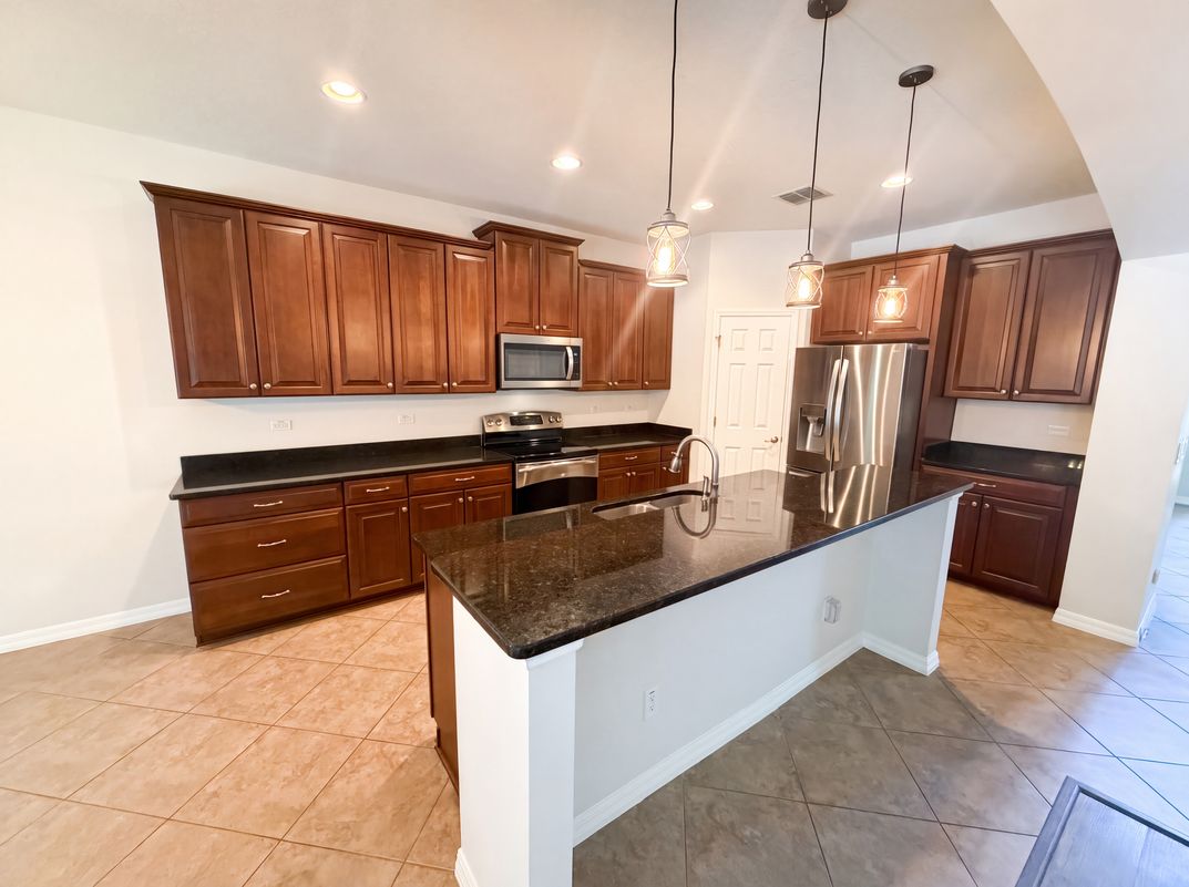 Photo 13 of 46 of 280 Chandler Cir, Oviedo, FL