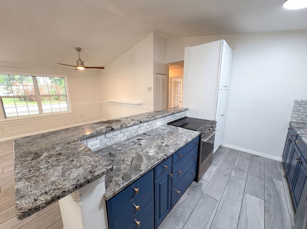 Photo 11 of 24 of 967 Lamplighter Dr NW, Palm Bay, FL