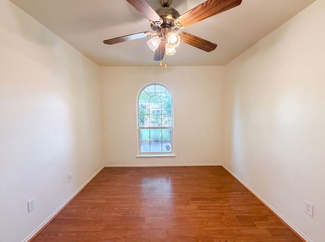 Photo 8 of 17 of 3707 Gowen Ct, Killeen, TX