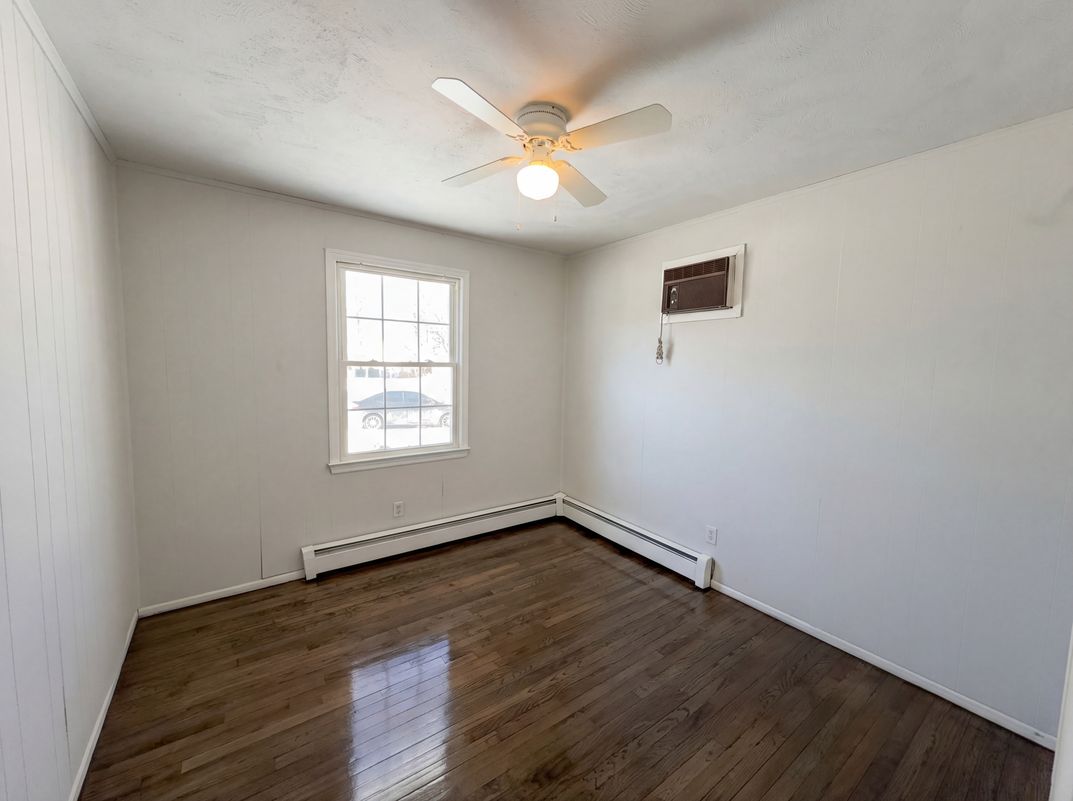 Photo 8 of 24 of 47 Brandywine Cir, Piscataway, NJ