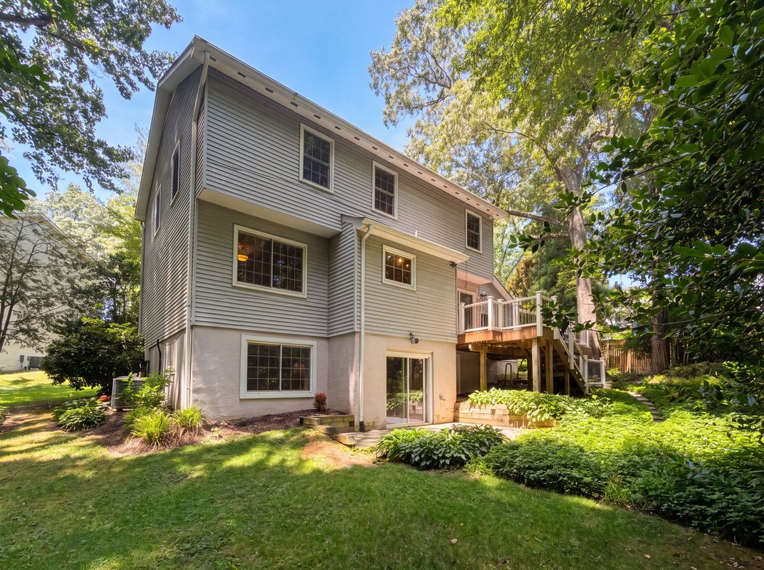 Photo 5 of 66 of 4819 Powell Rd, Fairfax, VA