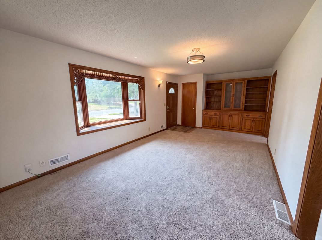 Photo 7 of 23 of 11353 N Heights Dr NW, Coon Rapids, MN