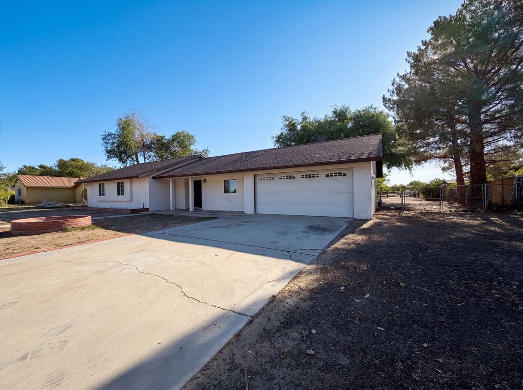 Photo 18 of 21 of 40733 176th St E, Lancaster, CA