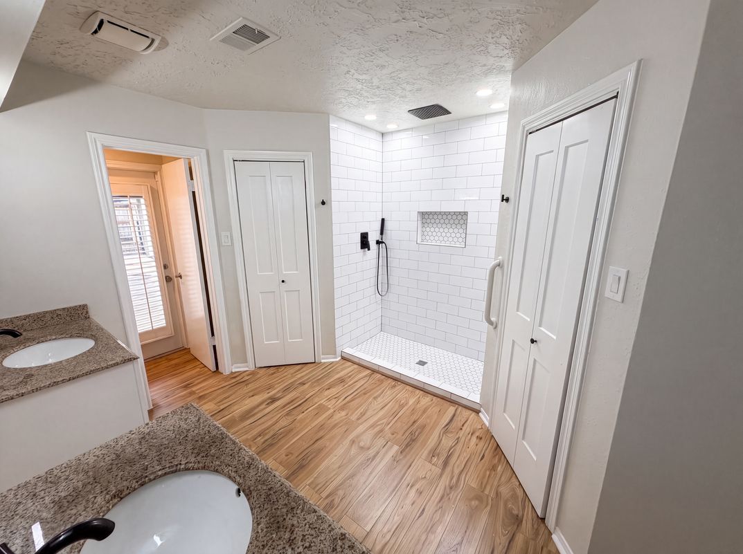 Photo 12 of 26 of 14923 Aspen Hills Dr, Houston, TX