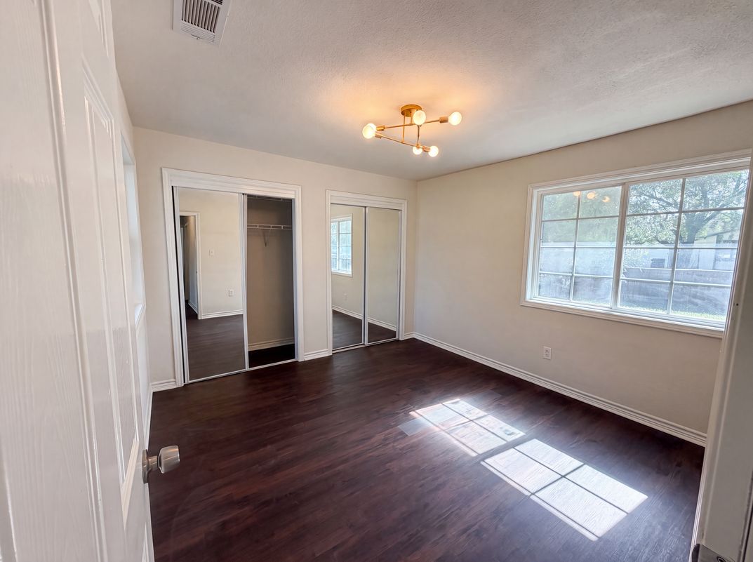 Photo 7 of 18 of 10504 Ruidosa St, Austin, TX