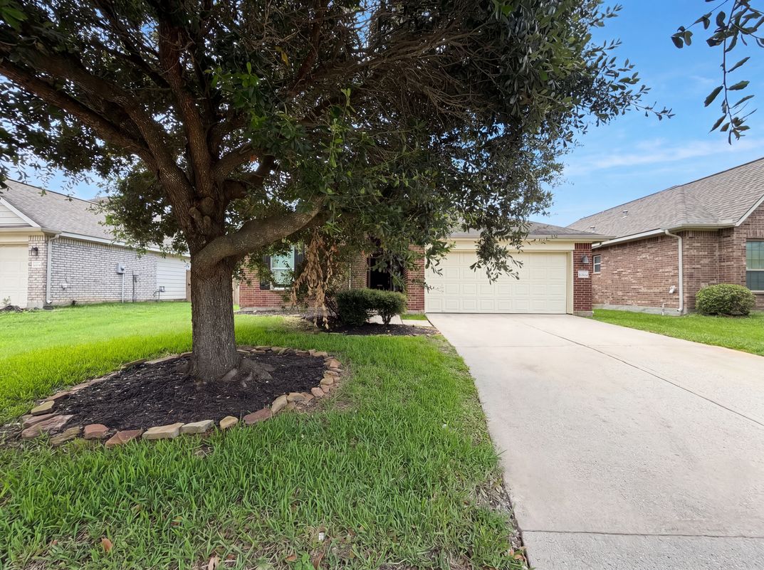 Photo 18 of 20 of 6843 Tammany Manor Ln, Spring, TX