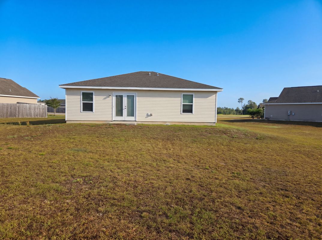 Photo 5 of 21 of 128 Mikaela Ave, Defuniak Springs, FL