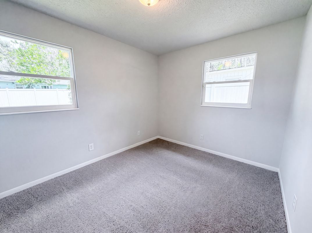 Photo 12 of 21 of 411 Capricorn Ln, Orange Park, FL