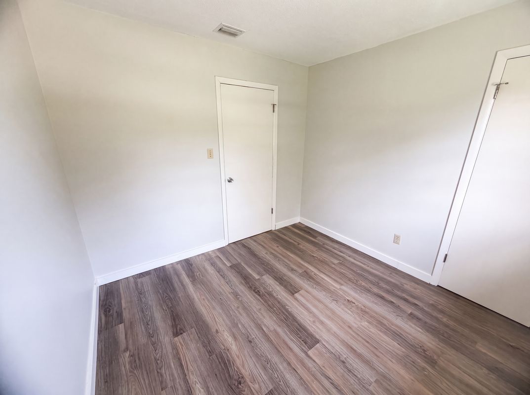 Photo 16 of 26 of 308 N 30th St, Fort Pierce, FL
