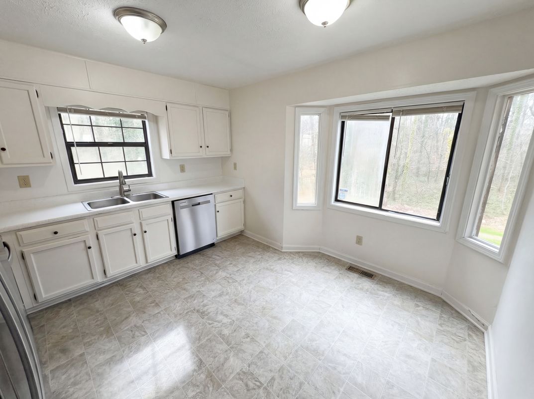 Photo 9 of 22 of 4400 Red Cedar Ct, Stone Mountain, GA