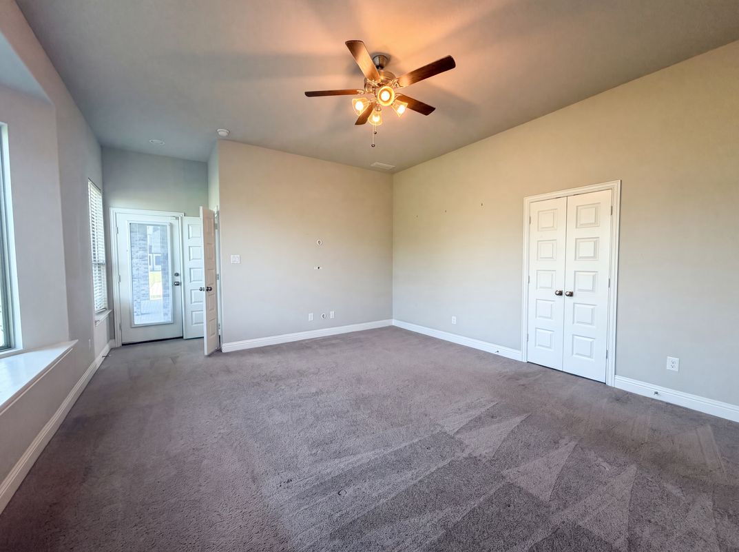Photo 4 of 46 of 1208 Redbud St, Howe, TX