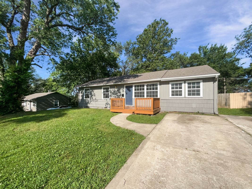 Photo 18 of 20 of 10014 Hardesty Ave, Kansas City, MO