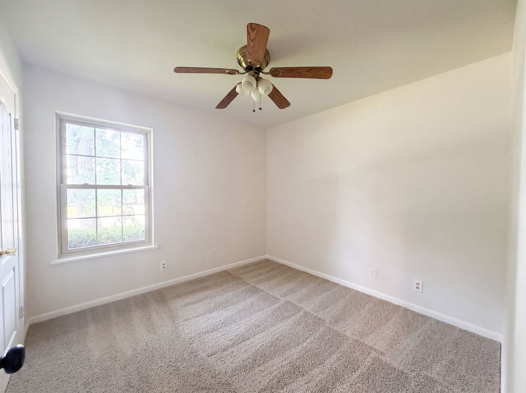 Photo 4 of 21 of 2549 Steven Dr, Denison, TX