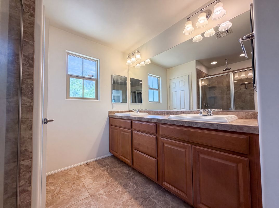 Photo 12 of 25 of 7452 S Golden Shore Dr, Tucson, AZ