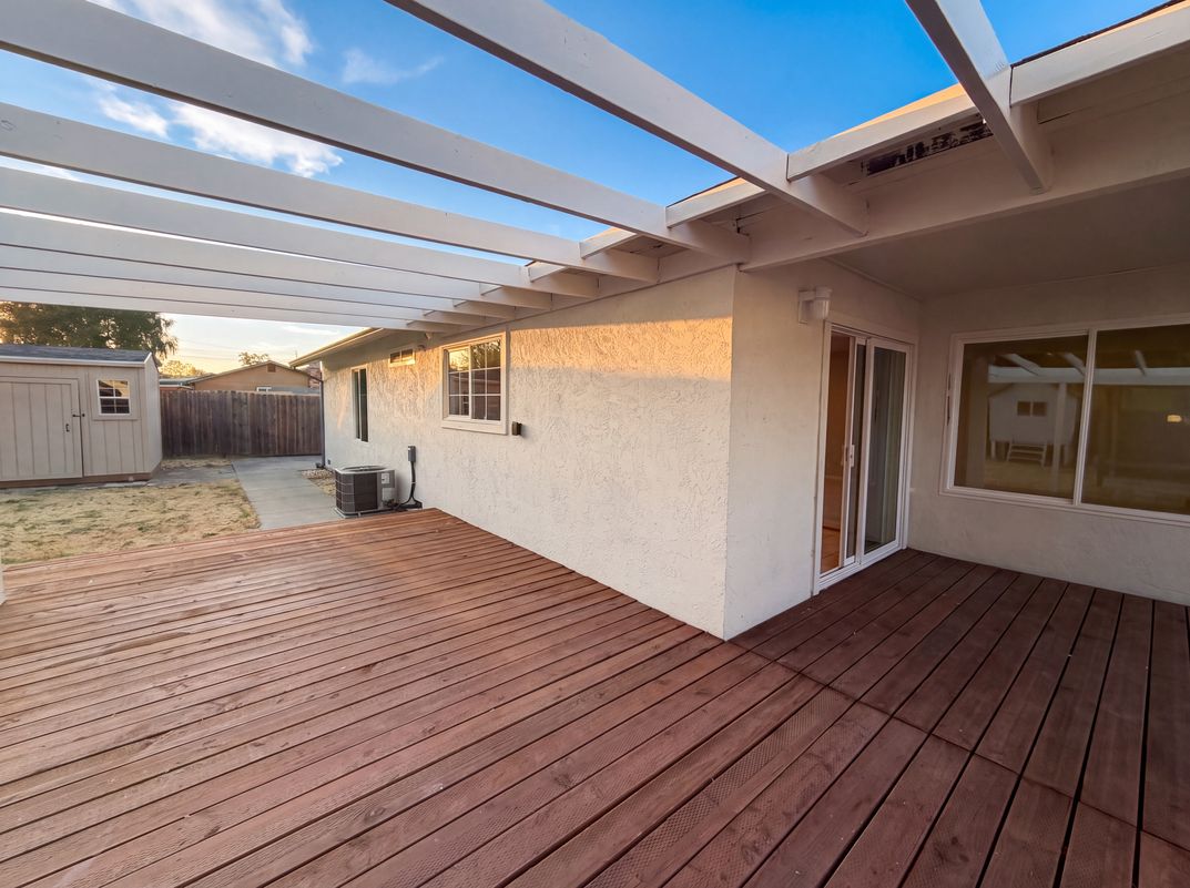 Photo 11 of 17 of 112 Aster Ct, Hercules, CA