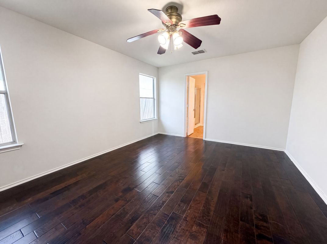 Photo 4 of 22 of 5810 Vasey Blvd, Austin, TX