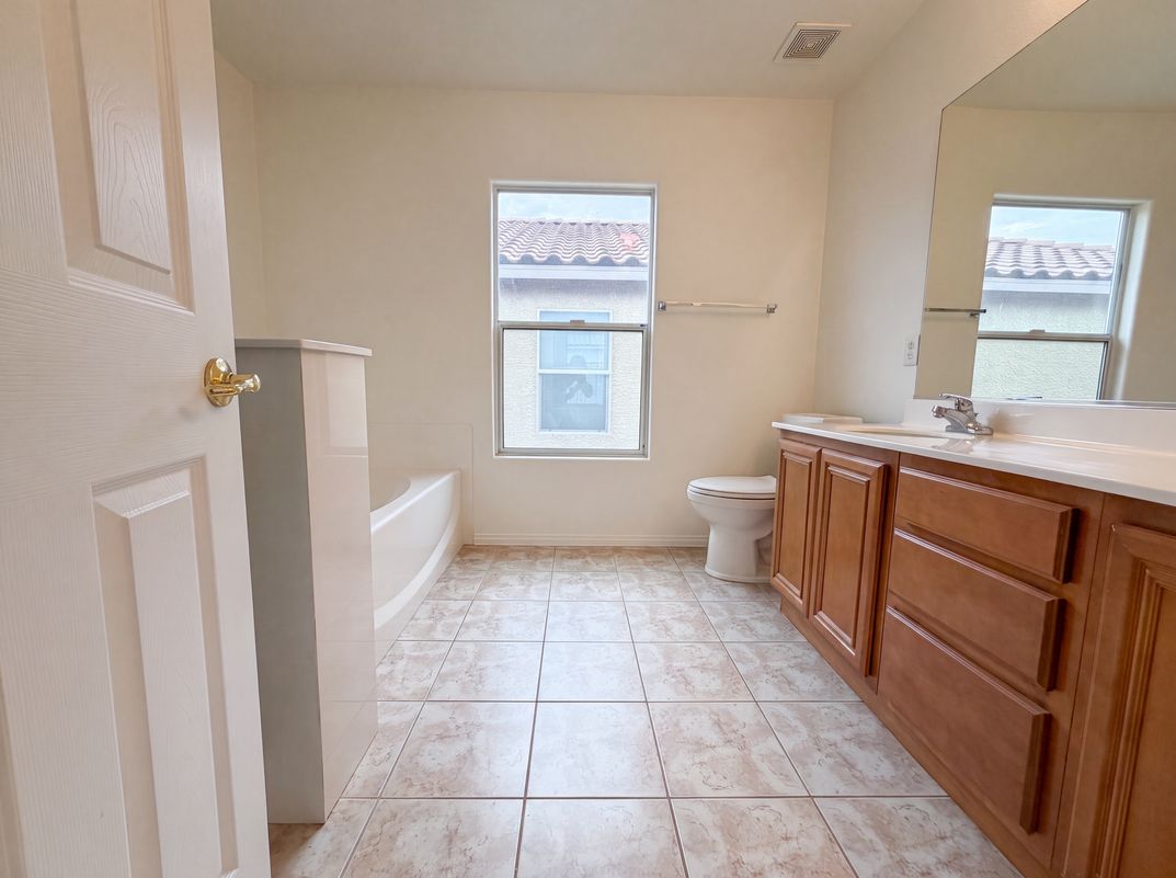 Photo 13 of 20 of 6479 W Eldorado Ln, Las Vegas, NV
