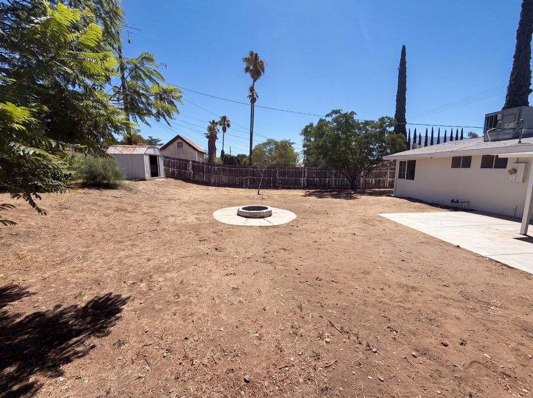Photo 20 of 21 of 415 E Indian School Ln, Banning, CA